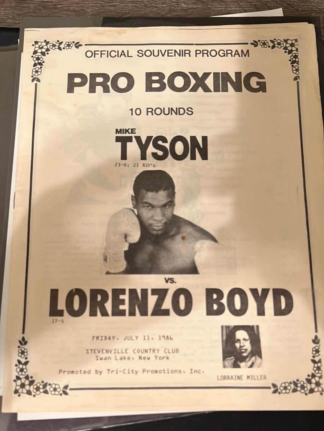 Mike Tyson Vs Lorenzo Boyd on-site program 1986 24th pro fight